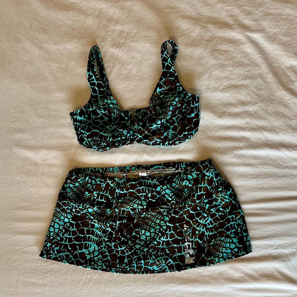 Sunsets Bikini: Swim Skirt and Underwire Bra Twist top 34DD, Turquoise/Brown
